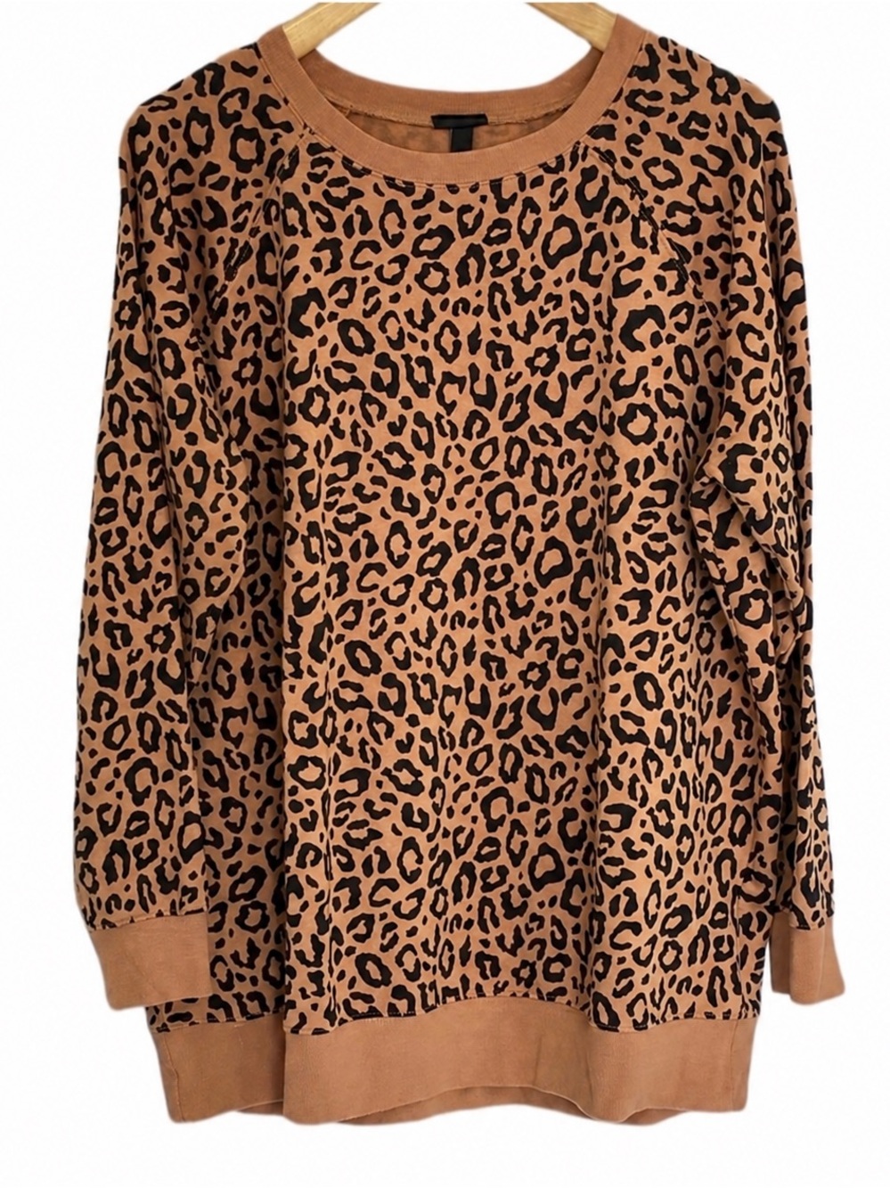 EUC Torrid Ultra Soft Fleece Crew Neck Leopard Print Sweatshirt Women's SZ 0 (L) - Picture 3 of 13